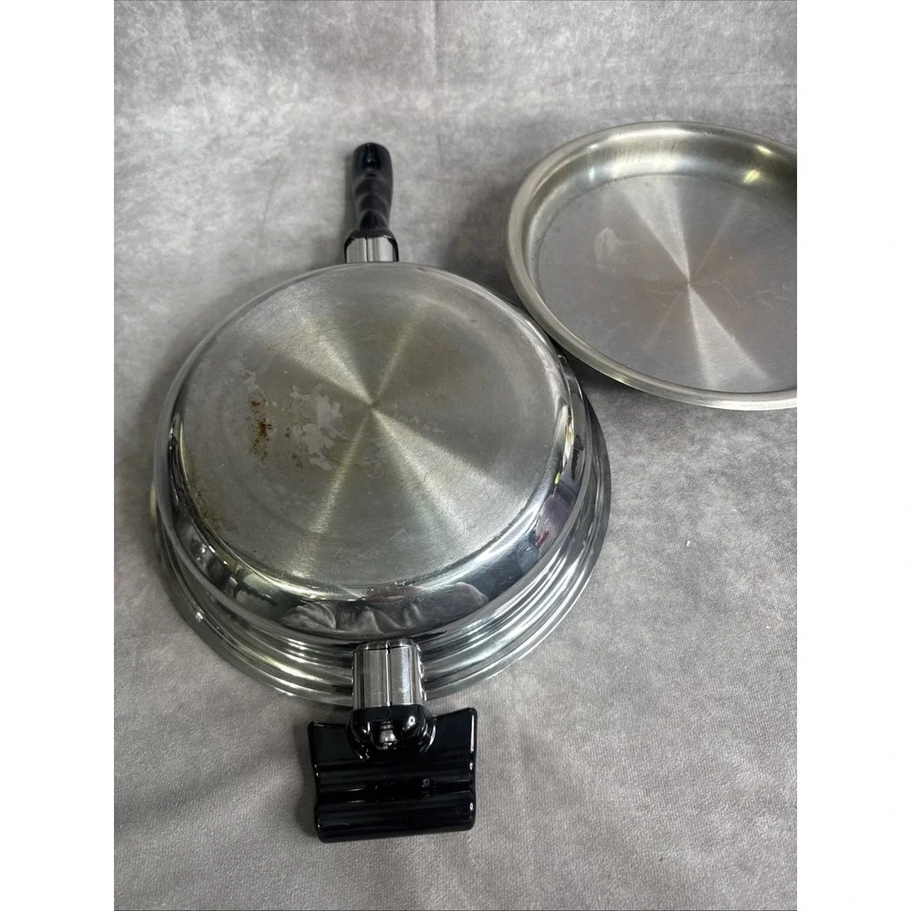 Kitchen Craft West Bend 10 Inch Freedom‎ Skillet With Lid Excellent